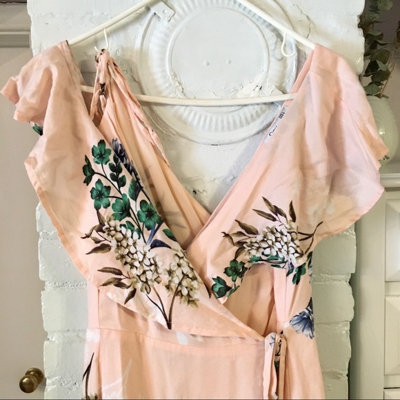 Dex blush floral asymmetrical wrap dress in Large - Picture 7 of 15